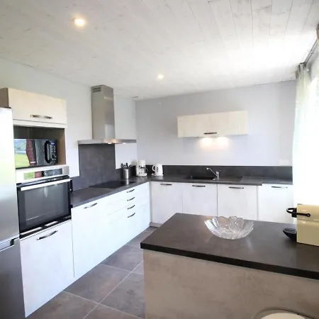 Holiday home Maison Renovee Au Coeur Du Cantal, Animaux Acceptes - Fr-1-742-469 *