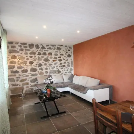 Holiday home Maison Renovee Au Coeur Du Cantal, Animaux Acceptes - Fr-1-742-469 *