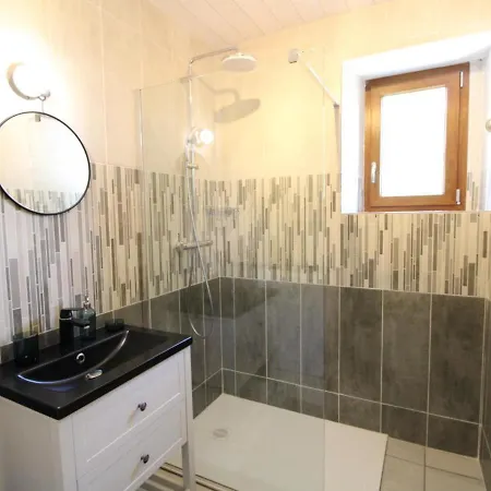 Maison Renovee Au Coeur Du Cantal, Animaux Acceptes - Fr-1-742-469 *