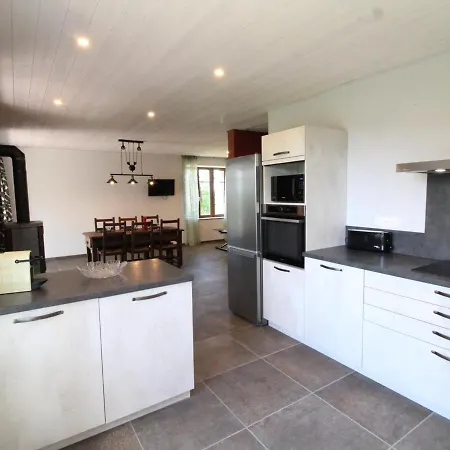 Casa vacanze Maison Renovee Au Coeur Du Cantal, Animaux Acceptes - Fr-1-742-469 Chanterelle