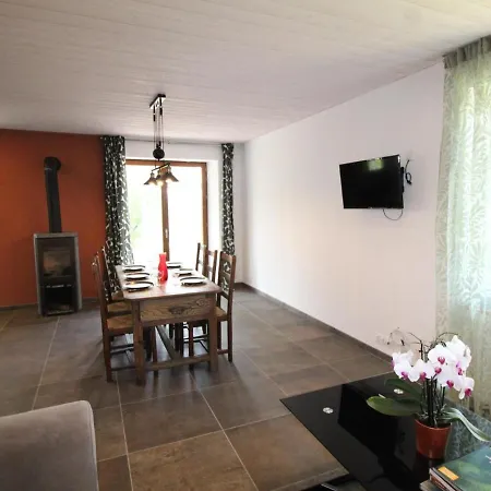 Holiday home Maison Renovee Au Coeur Du Cantal, Animaux Acceptes - Fr-1-742-469