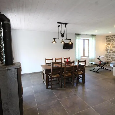 Holiday home Maison Renovee Au Coeur Du Cantal, Animaux Acceptes - Fr-1-742-469 *