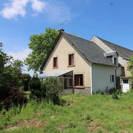 Holiday home Maison Renovee Au Coeur Du Cantal, Animaux Acceptes - Fr-1-742-469